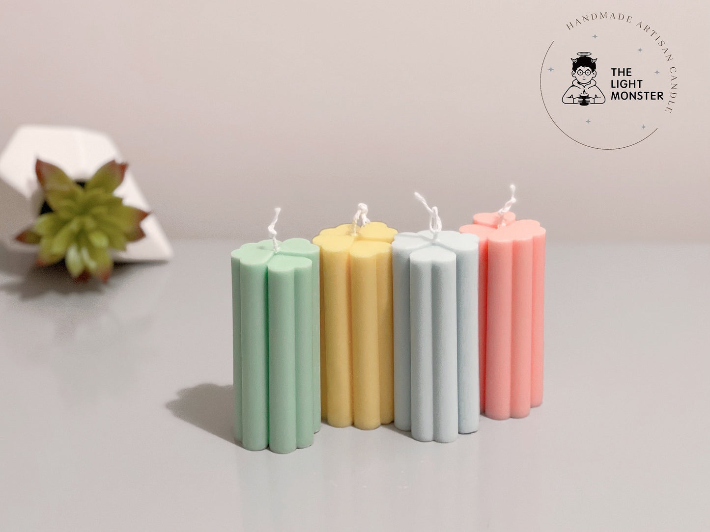 Four Leaf Clover Pillar