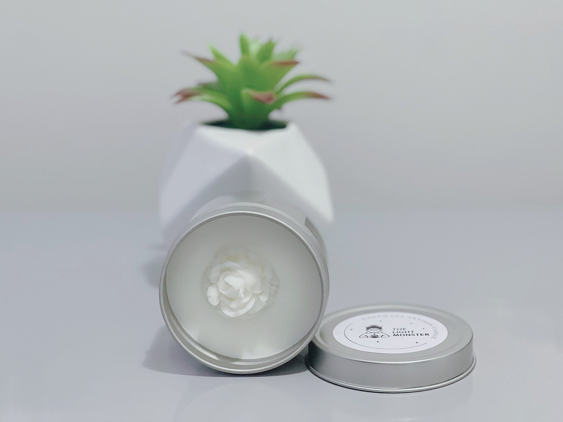White Camellia (Tin) - TheLightMonster